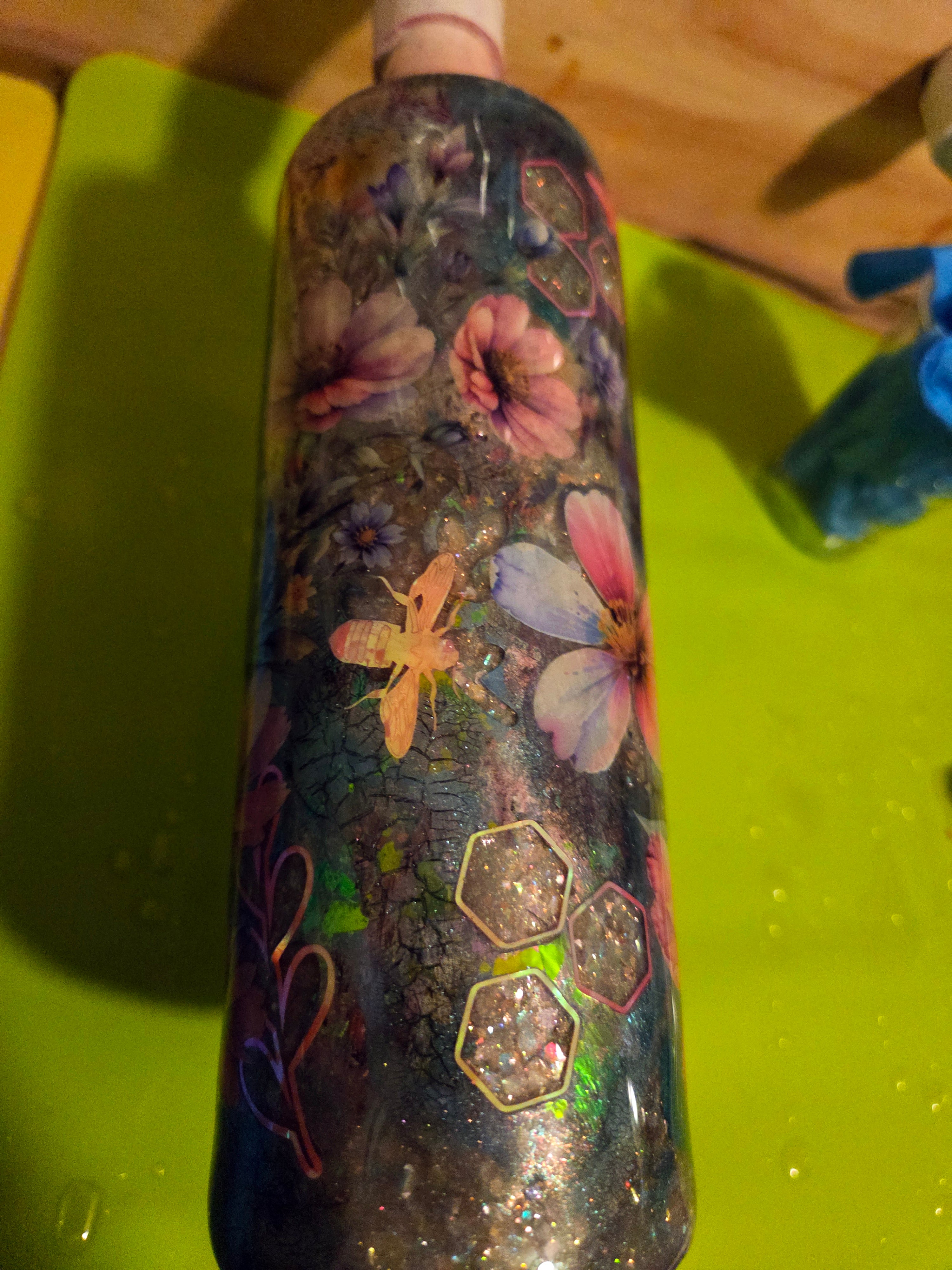 Elegant Spring Bee Tumbler 20oz