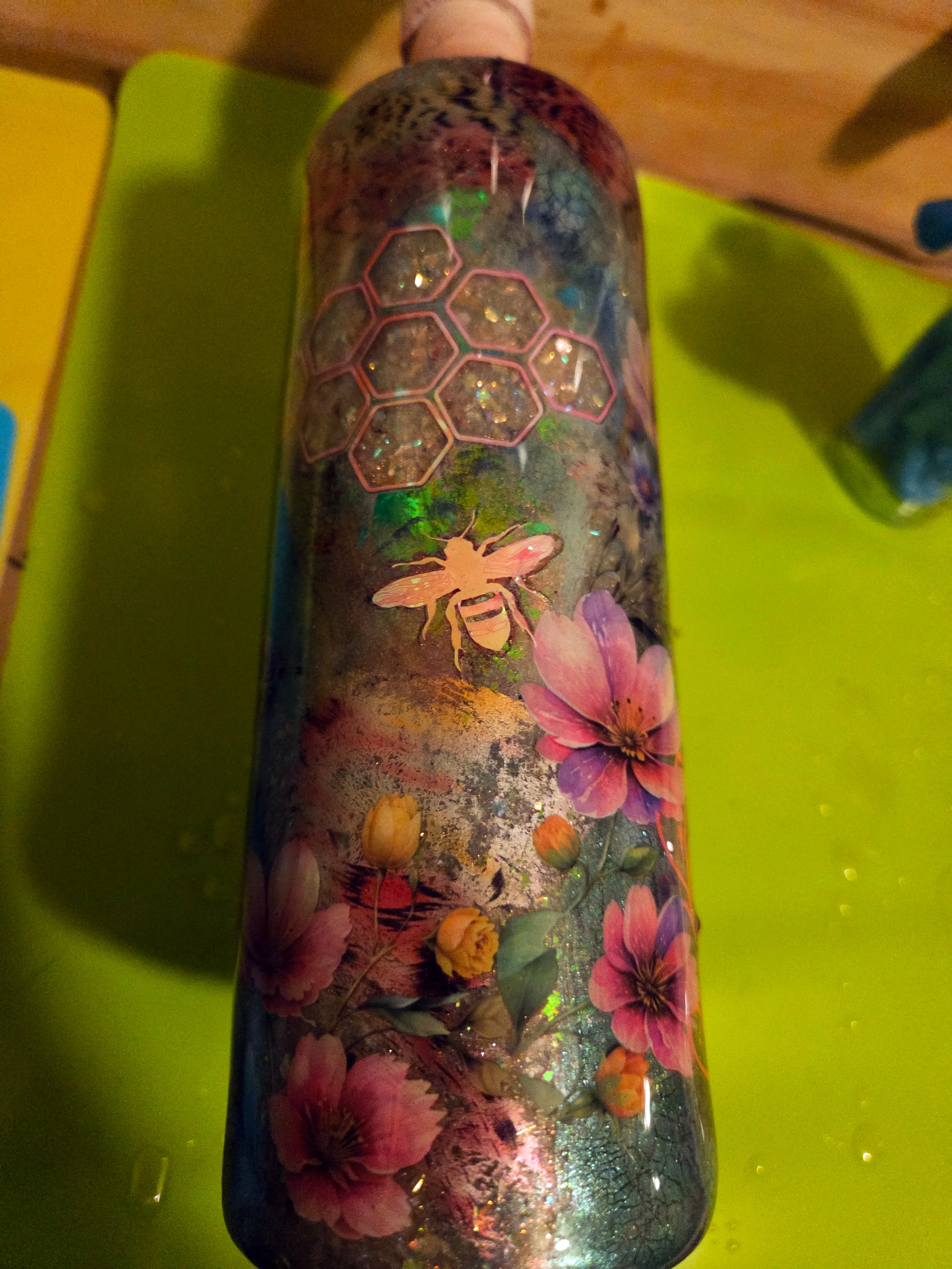 Elegant Spring Bee Tumbler 20oz